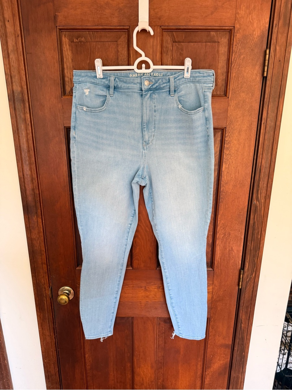 American Eagle Super High-Rise Jegging Size 16 Regular Light Wash